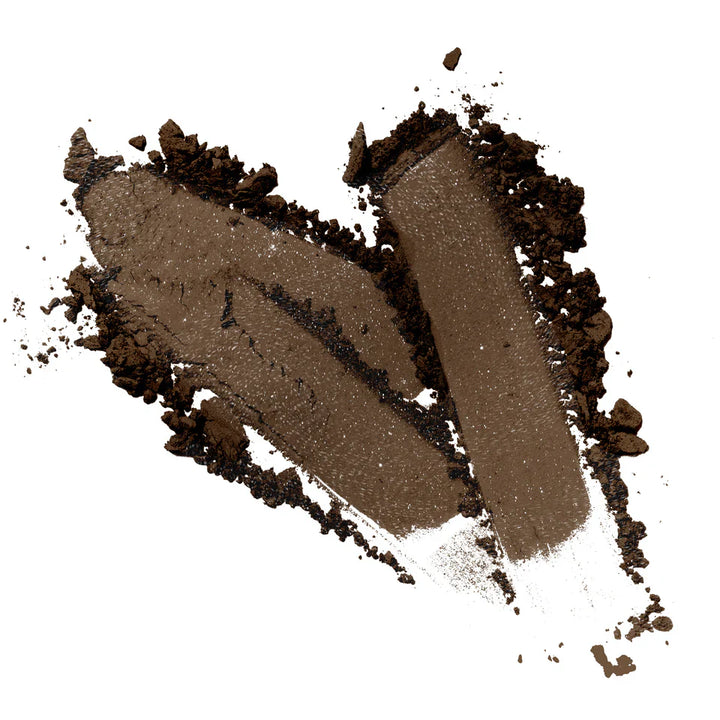 Talc-free shadow with creamy texture and luminous finish.
