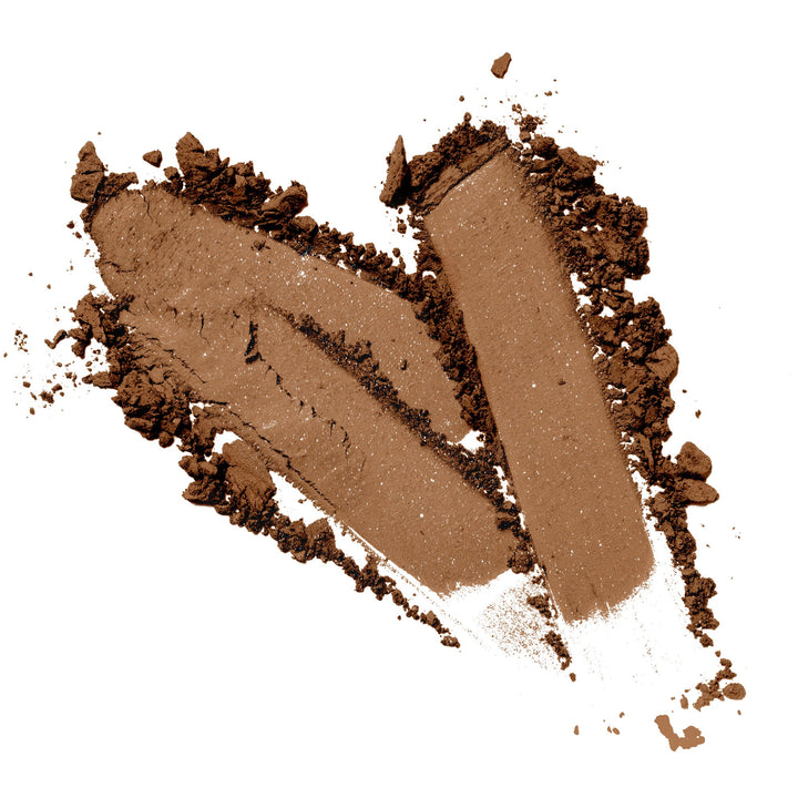 Talc-free shadow with creamy texture, high pigment, and luminous finish.