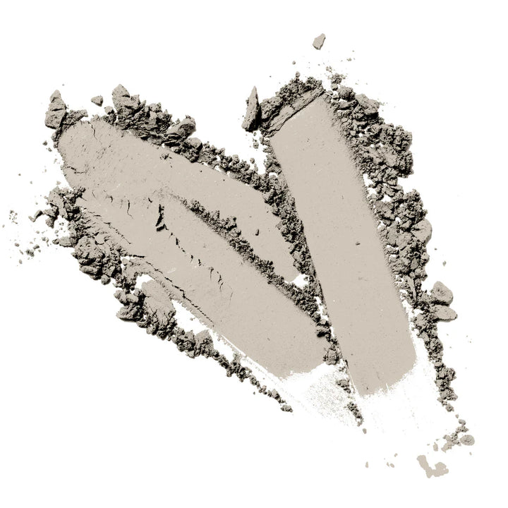 Talc-free Goth Refill shadow with silky texture and high color impact.