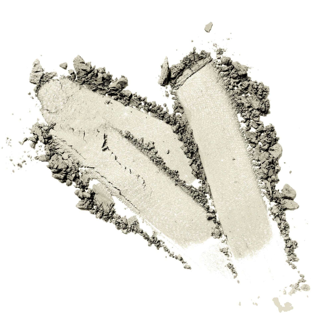 Talc-free Radiance Refill eyeshadow with silky texture and shimmering finish.